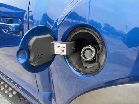 Used 2017 Ford F150 Raptor w/ Equipment Group 802A Luxury image 50