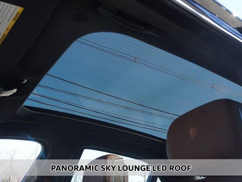 Used 2023 BMW 760i xDrive image 3