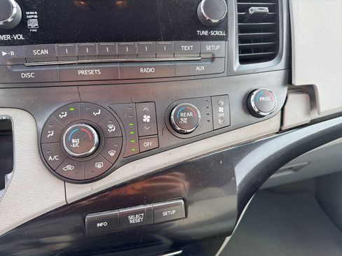 Used 2011 Toyota Sienna LE image 16