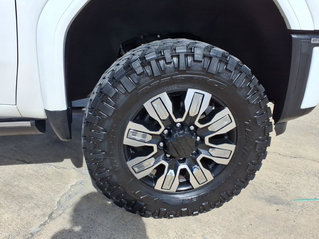 Used 2024 GMC Sierra 2500 Denali w/ Denali Reserve Package AWD/4WD image 9