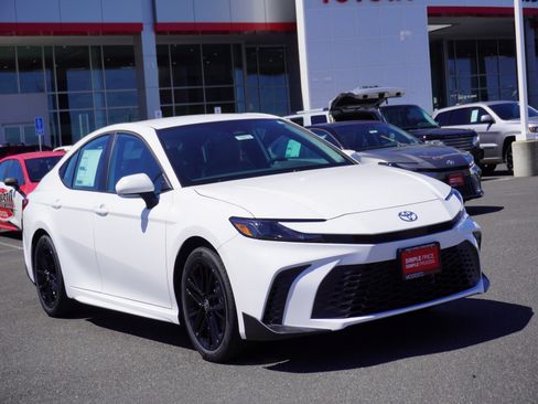 New 2026 Toyota Camry SE image 25