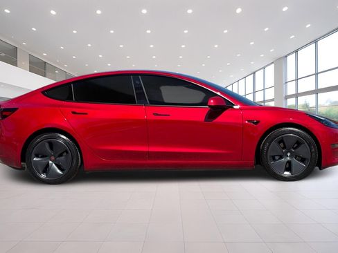 Used 2023 Tesla Model 3 Standard Range RWD image 3