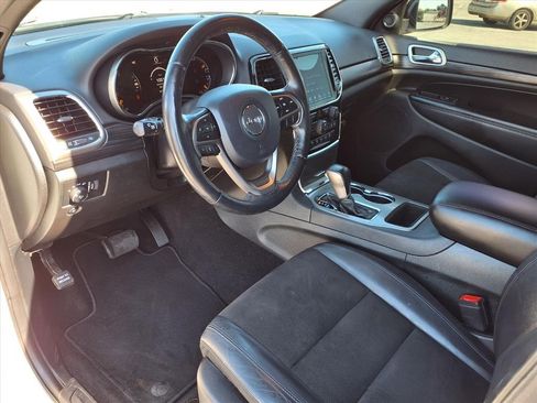 Used 2020 Jeep Grand Cherokee Altitude image 21