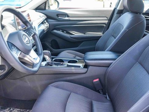 Used 2023 Nissan Altima 2.5 SV FWD image 17