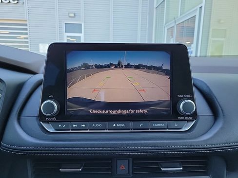 Used 2023 Nissan Rogue S AWD/4WD image 25