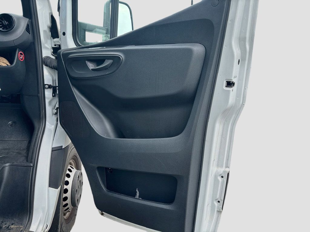 Used 2025 Mercedes-Benz Sprinter 3500 image 23