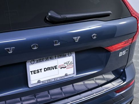 Certified 2024 Volvo XC60 B5 Ultimate w/ Protection Package Premier image 39