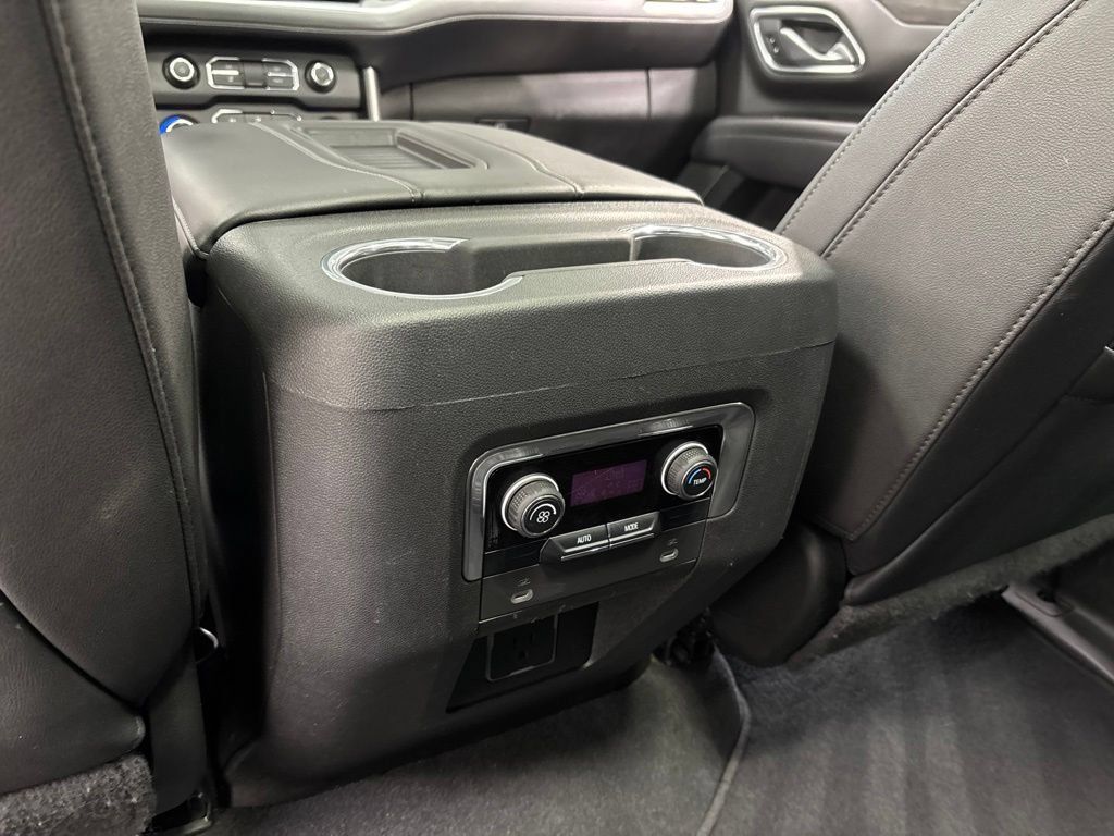 Used 2022 Chevrolet Suburban LT AWD/4WD image 45