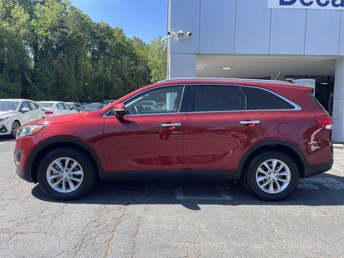 Used 2017 Kia Sorento FWD image 2