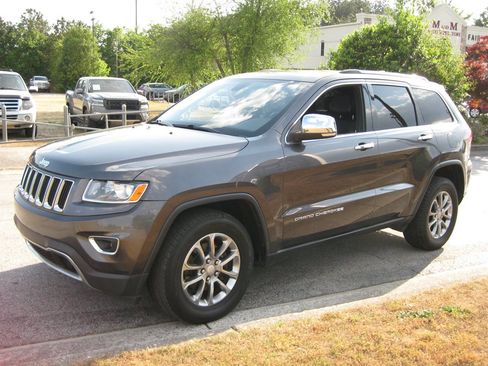 Used 2014 Jeep Grand Cherokee Limited w/ Trailer Tow Group IV AWD/4WD image 3