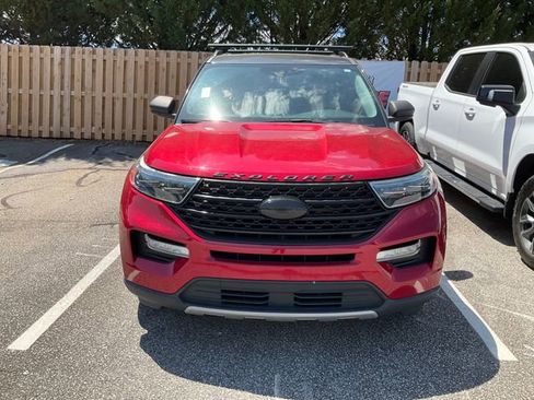 Used 2020 Ford Explorer XLT w/ Equipment Group 202A image 2