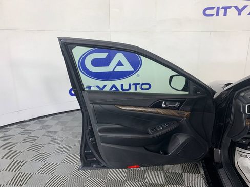 Used 2017 Nissan Maxima Platinum image 13