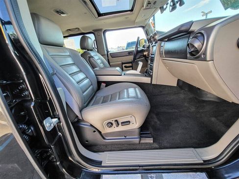 Used 2003 HUMMER H2 w/ Preferred Equipment Group image 12