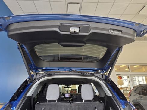 Used 2023 Ford Explorer XLT w/ Equipment Group 202A image 10