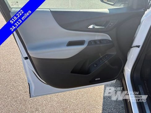 Used 2018 Chevrolet Equinox Premier FWD image 12
