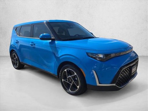 Used 2024 Kia Soul EX image 3
