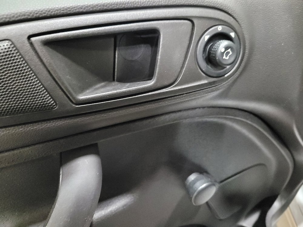 Used 2016 Ford Fiesta S FWD image 27
