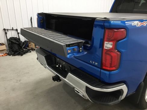 Used 2023 Chevrolet Silverado 1500 LTZ w/ Technology Package AWD/4WD image 43