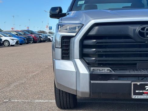 Used 2025 Toyota Tundra Limited image 4