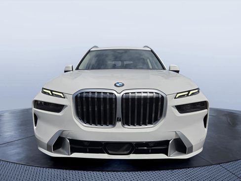 Certified 2024 BMW X7 xDrive40i w/ Parking Assistance Package AWD/4WD image 8