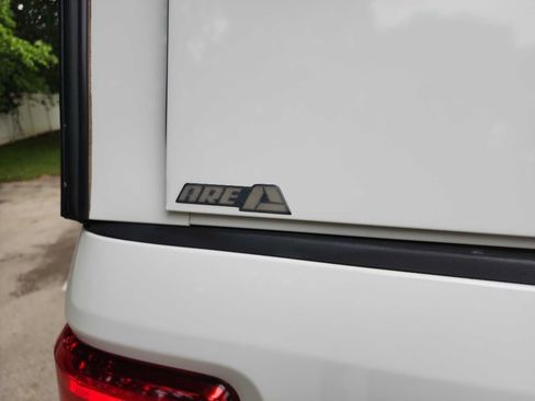 Used 2018 Ford F250 XL w/ Power Equipment Group RWD image 13