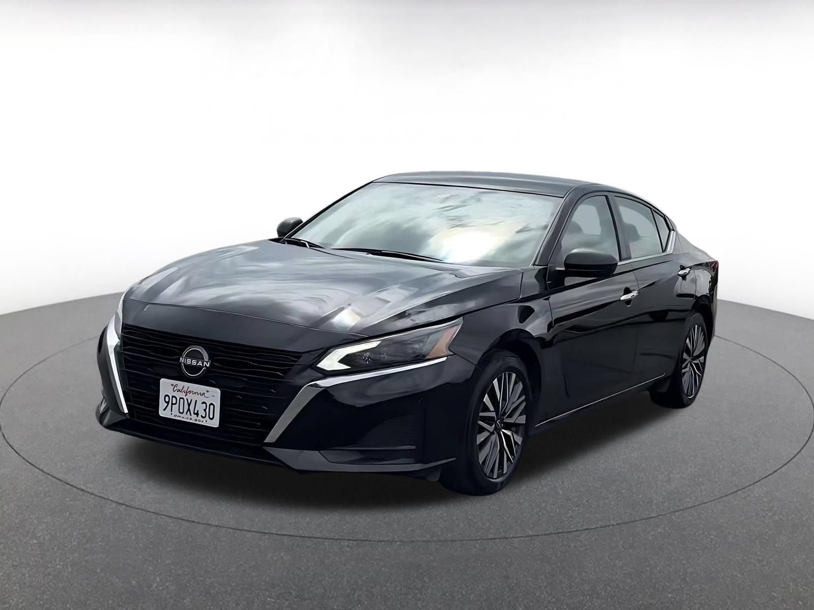 Used 2025 Nissan Altima 2.5 SV FWD image 6