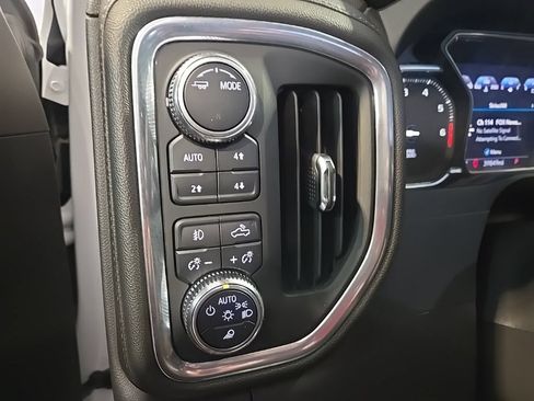 Used 2022 GMC Sierra 1500 Denali w/ Denali Premium Package AWD/4WD image 16