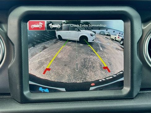Certified 2023 Jeep Wrangler Unlimited Rubicon 4xe w/ Cold Weather Group AWD/4WD image 15
