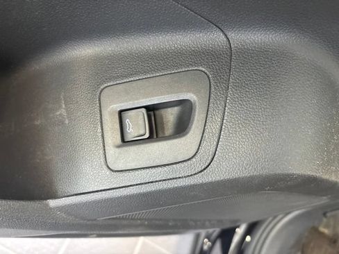 Used 2023 Volkswagen Atlas SE w/ Panoramic Sunroof Package FWD image 28