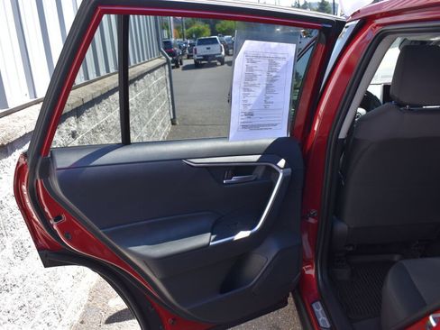 Certified 2025 Toyota RAV4 XLE w/ Convenience Package AWD/4WD image 18