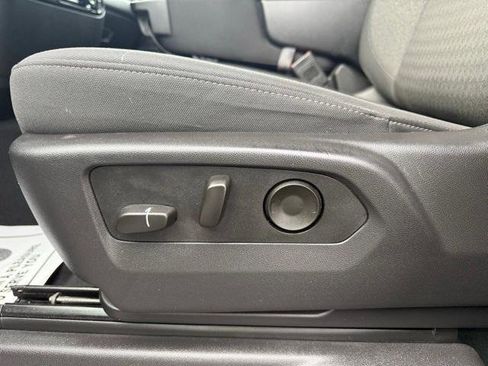 Used 2025 Chevrolet Silverado 1500 LT image 27