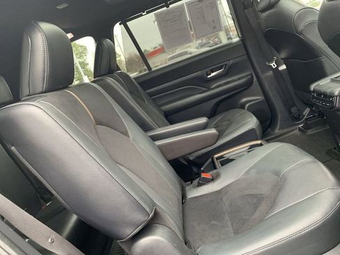 Certified 2024 Toyota Grand Highlander AWD Hybrid image 12