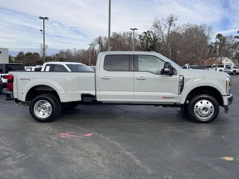 Used 2025 Ford F450 Lariat image 4