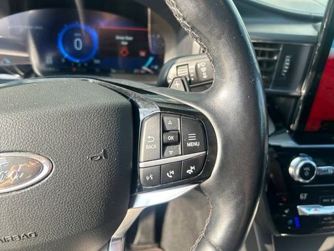 Used 2021 Ford Explorer Platinum w/ Equipment Group 601A AWD/4WD image 17