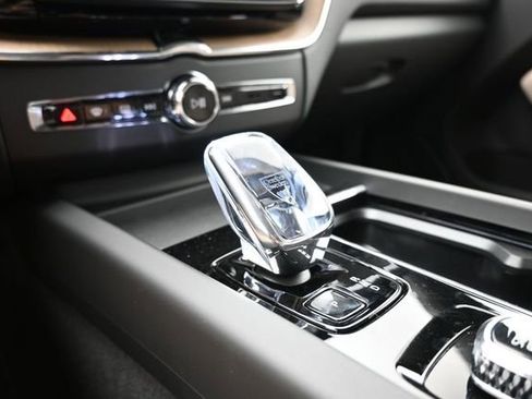 New 2026 Volvo XC60 B5 Plus w/ Protection Package Premier AWD/4WD image 13