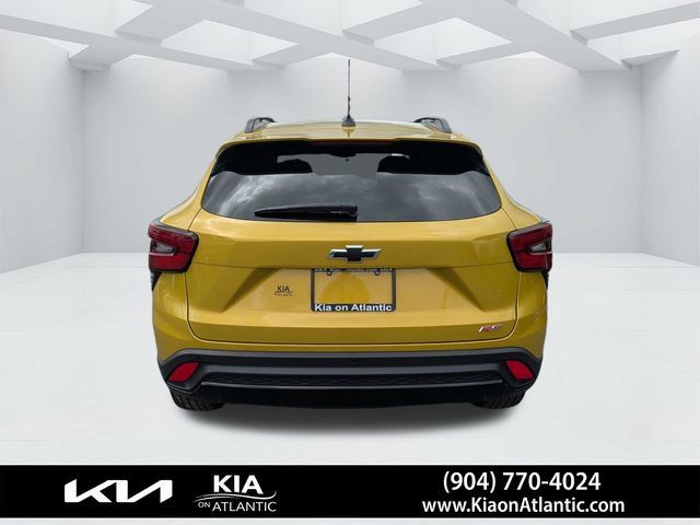 Used 2025 Chevrolet Trax RS w/ Driver Confidence Package FWD image 4