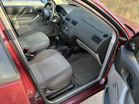 Used 2006 Ford Focus ZX4 Sedan image 16