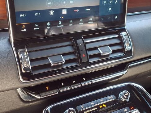 Used 2022 Lincoln Navigator L Reserve AWD/4WD image 9