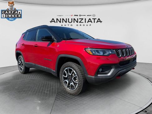 Used 2025 Jeep Compass Trailhawk AWD/4WD image 7