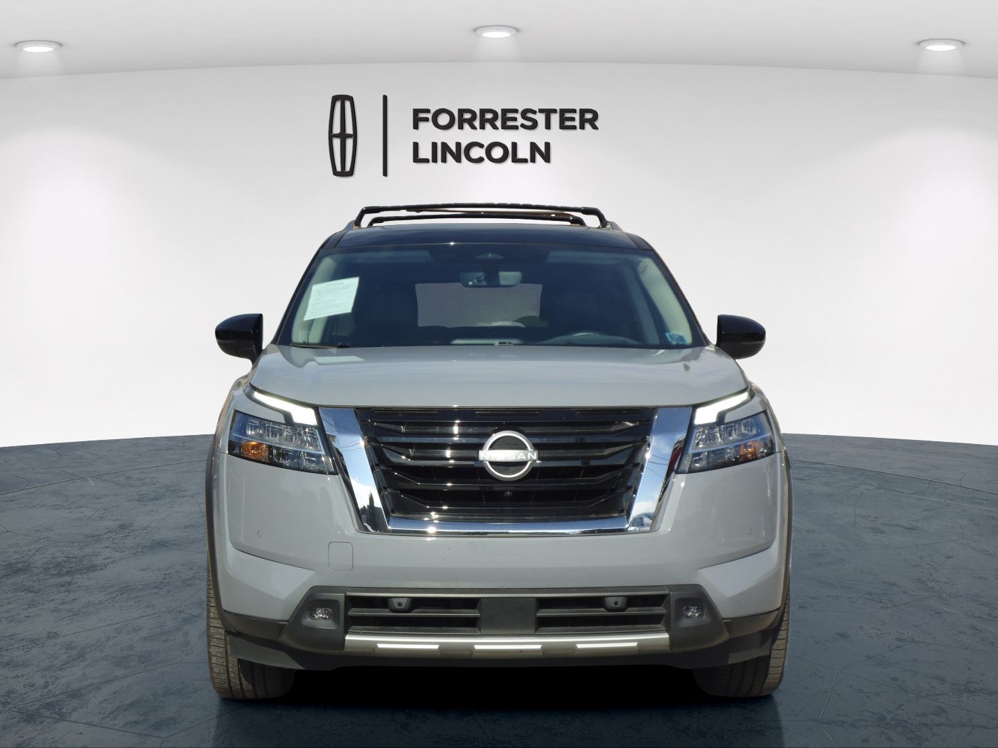 Used 2023 Nissan Pathfinder Platinum AWD/4WD image 8
