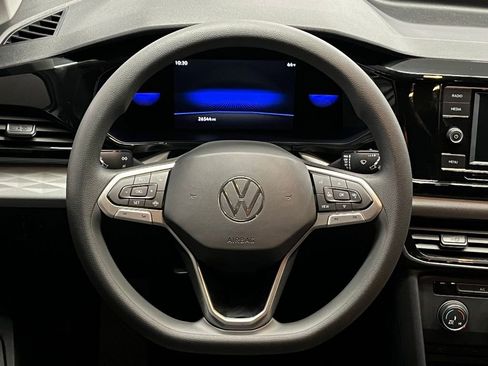 Used 2022 Volkswagen Taos S image 9