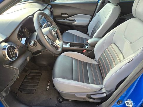 Used 2024 Nissan Kicks SR w/ SR Premium Package image 6