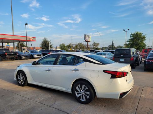 Used 2020 Nissan Altima 2.5 S FWD image 5