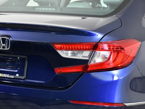 Used 2019 Honda Accord EX image 32