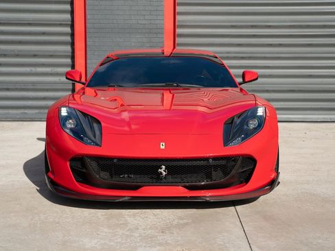 Used 2018 Ferrari 812 Superfast image 15