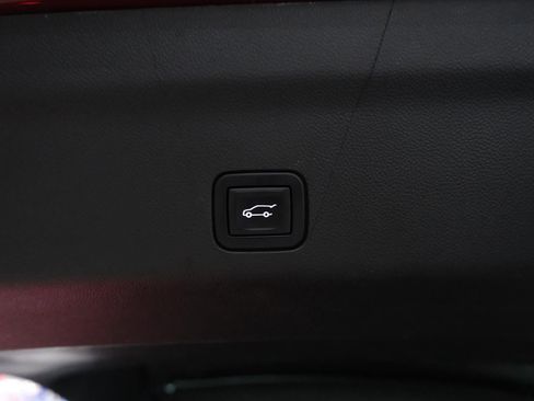 Used 2022 Chevrolet Tahoe RST w/ Luxury Package AWD/4WD image 11