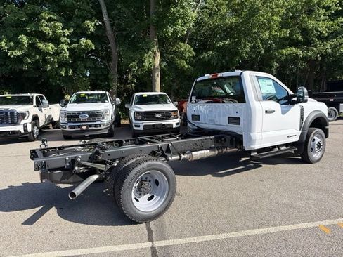 New 2026 Ford F550 4x4 Regular Cab Super Duty image 3