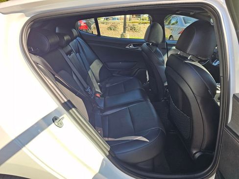 Used 2022 Kia Stinger GT1 AWD/4WD image 26
