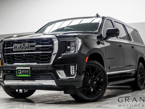 Used 2024 GMC Yukon XL SLT w/ SLT Premium Package image 1