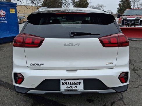 Certified 2022 Kia Niro LX image 6